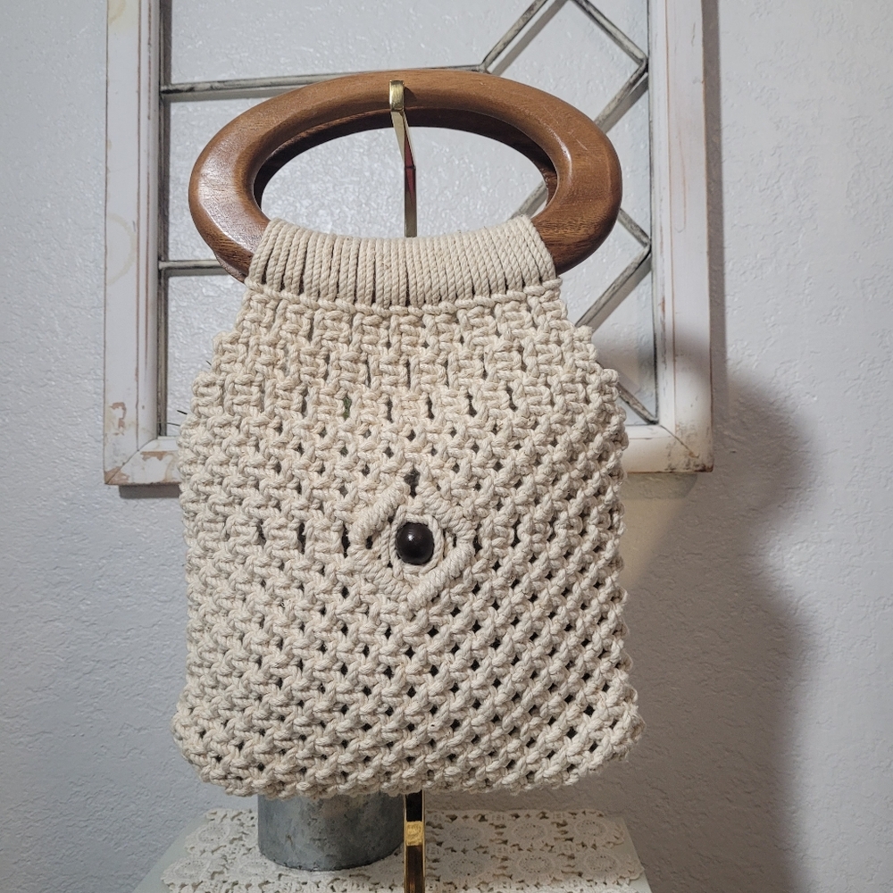 Vintage 70's Cream Boho Crochet Bag with Wooden Handle